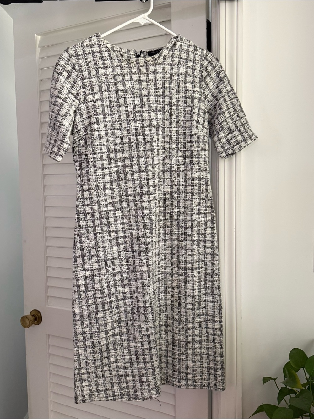 Banana Republic Gray & White Check Shift Dress
